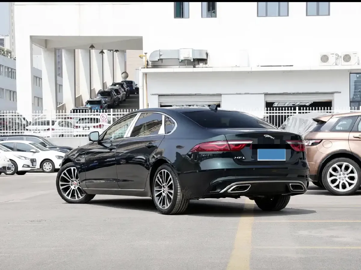 2022 Jaguar XFL 2.0T 250HP L4 8AT,autocango,china used car exporter,china ev exporter,chinese used car exporter,chinese used ev exporter