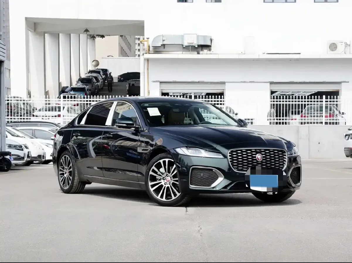 2022 Jaguar XFL 2.0T 250HP L4 8AT,autocango,china used car exporter,china ev exporter,chinese used car exporter,chinese used ev exporter