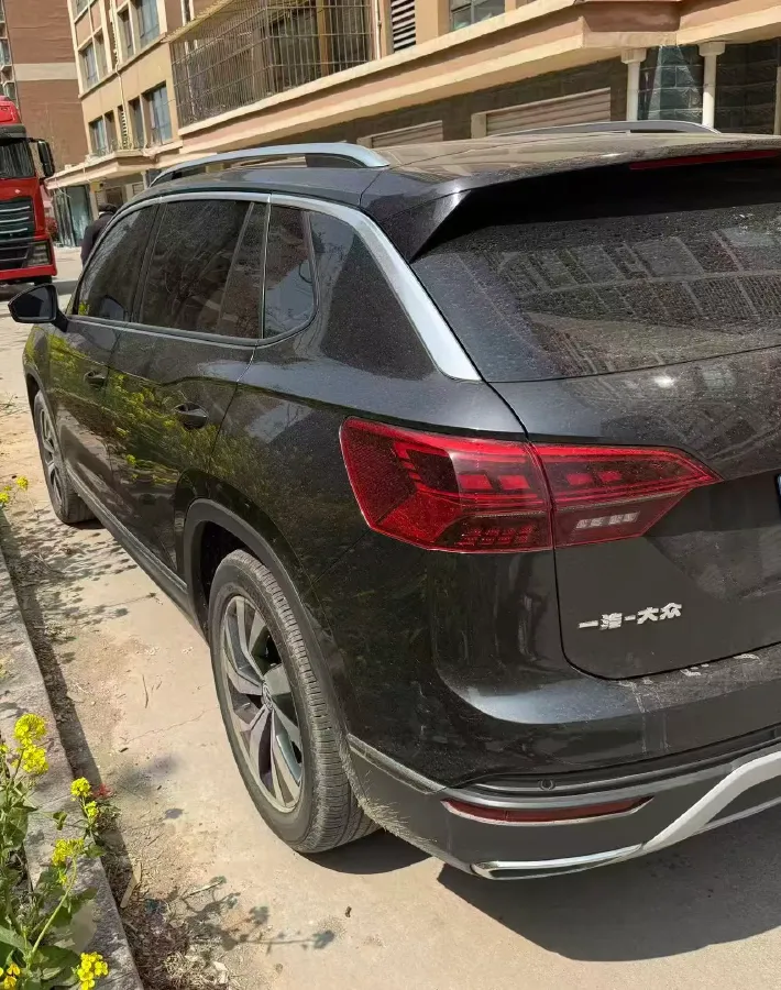 2019 Jeep Cherokee 2.0T 234HP L4 9AT,autocango,china used car exporter,china ev exporter,chinese used car exporter,chinese used ev exporter