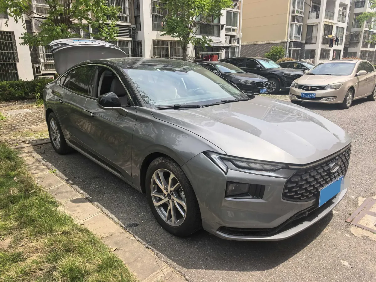 2022 Ford Mondeo 2.0T 238HP L4 8AT,autocango,china used car exporter,china ev exporter,chinese used car exporter,chinese used ev exporter