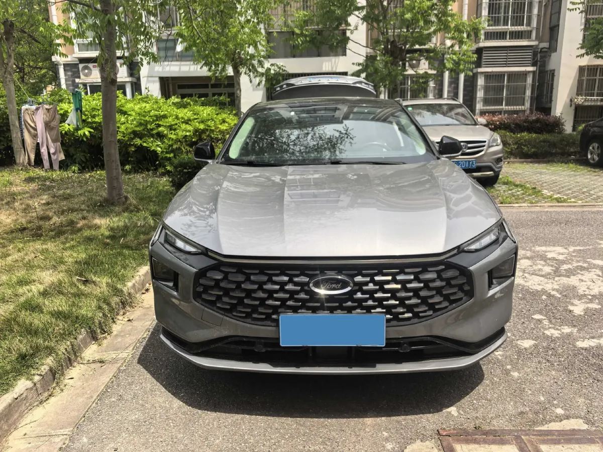 2022 Ford Mondeo 2.0T 238HP L4 8AT,autocango,china used car exporter,china ev exporter,chinese used car exporter,chinese used ev exporter