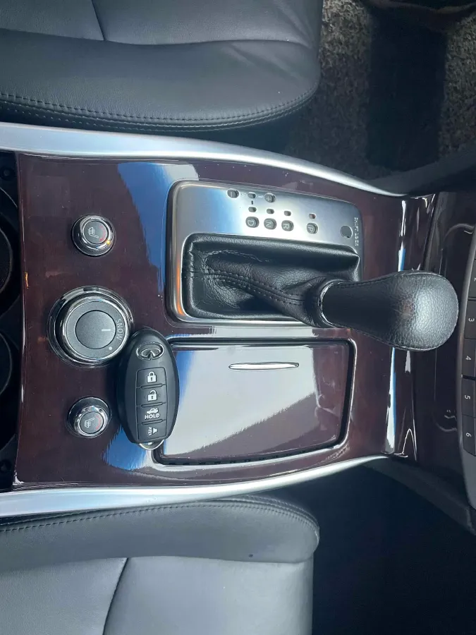 2019 Alfa Romeo Giulia 2.0T 280HP L4 8AT,autocango,china used car exporter,china ev exporter,chinese used car exporter,chinese used ev exporter