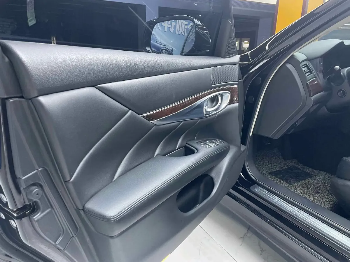 2019 Alfa Romeo Giulia 2.0T 280HP L4 8AT,autocango,china used car exporter,china ev exporter,chinese used car exporter,chinese used ev exporter