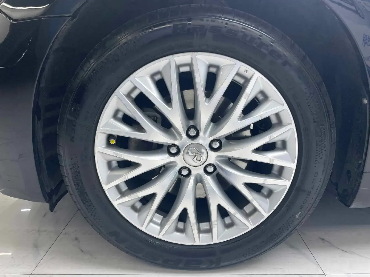 2019 Alfa Romeo Giulia 2.0T 280HP L4 8AT,autocango,china used car exporter,china ev exporter,chinese used car exporter,chinese used ev exporter