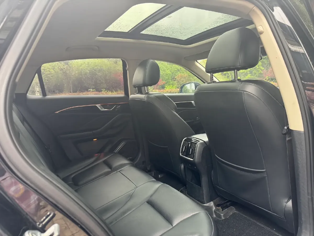 2021 Bestune B70 1.5T 169HP L4 7DCT,autocango,china used car exporter,china ev exporter,chinese used car exporter,chinese used ev exporter