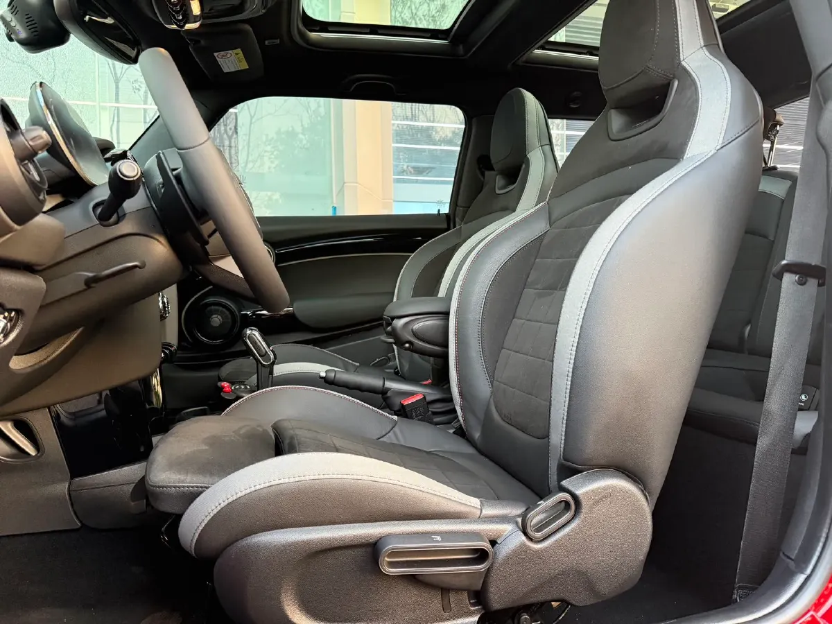 2022 MINI MINI 2.0T 192HP L4 7DCT,autocango,china used car exporter,china ev exporter,chinese used car exporter,chinese used ev exporter