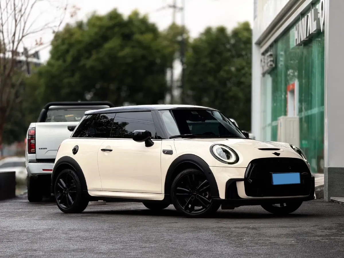 2022 MINI MINI 2.0T 192HP L4 7DCT,autocango,china used car exporter,china ev exporter,chinese used car exporter,chinese used ev exporter