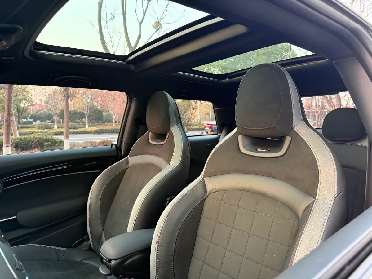 2022 MINI MINI 2.0T 192HP L4 7DCT,autocango,china used car exporter,china ev exporter,chinese used car exporter,chinese used ev exporter