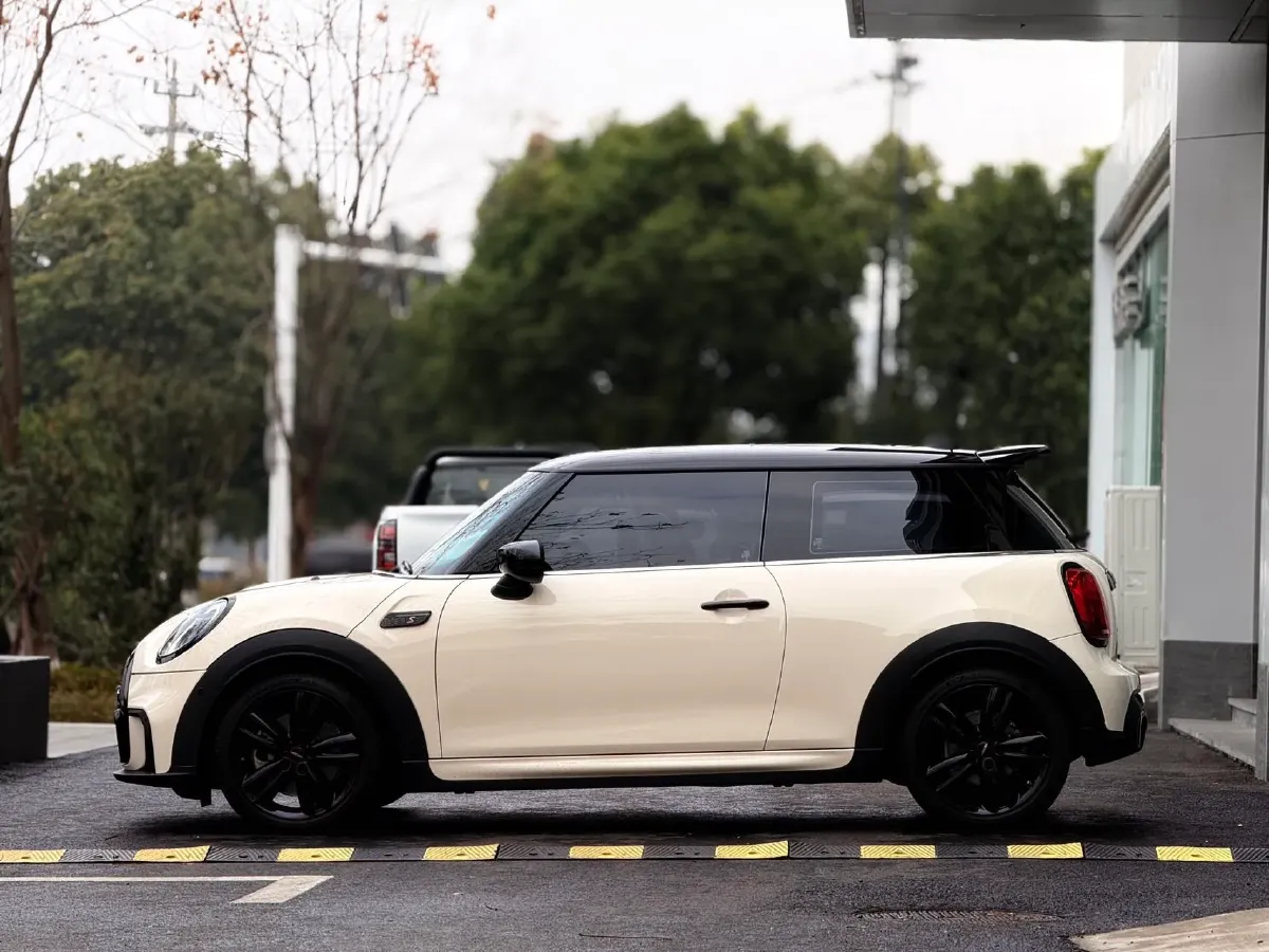 2022 MINI MINI 2.0T 192HP L4 7DCT,autocango,china used car exporter,china ev exporter,chinese used car exporter,chinese used ev exporter