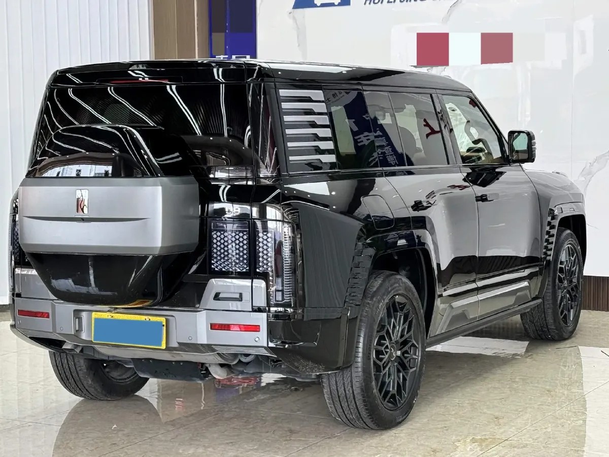 2023 YangWang U8 2.0T 272HP L4 REEV 49.05KWH,autocango,china used car exporter,china ev exporter,chinese used car exporter,chinese used ev exporter