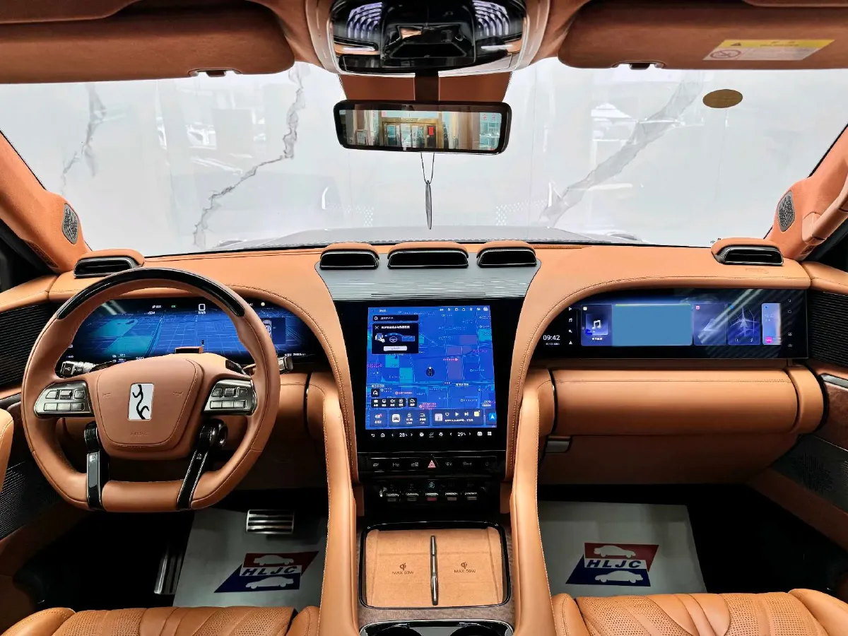 2023 YangWang U8 2.0T 272HP L4 REEV 49.05KWH,autocango,china used car exporter,china ev exporter,chinese used car exporter,chinese used ev exporter