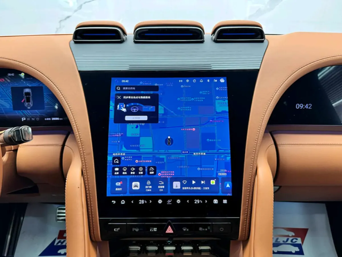 2023 YangWang U8 2.0T 272HP L4 REEV 49.05KWH,autocango,china used car exporter,china ev exporter,chinese used car exporter,chinese used ev exporter
