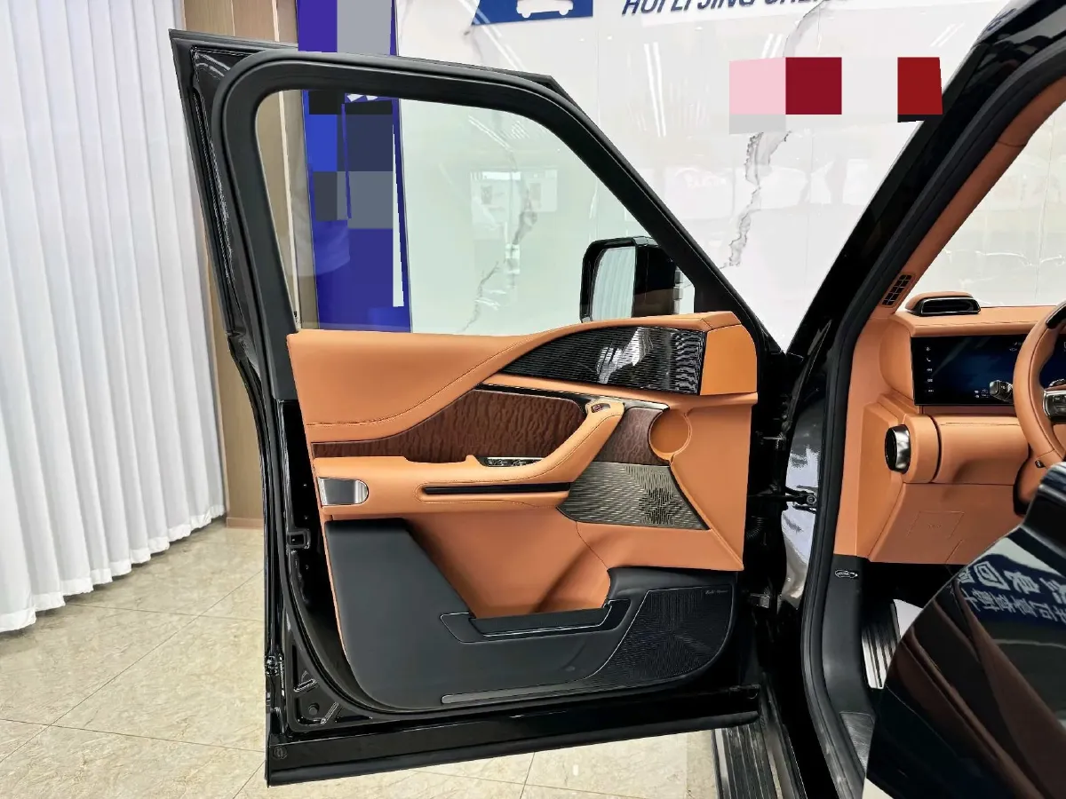 2023 YangWang U8 2.0T 272HP L4 REEV 49.05KWH,autocango,china used car exporter,china ev exporter,chinese used car exporter,chinese used ev exporter