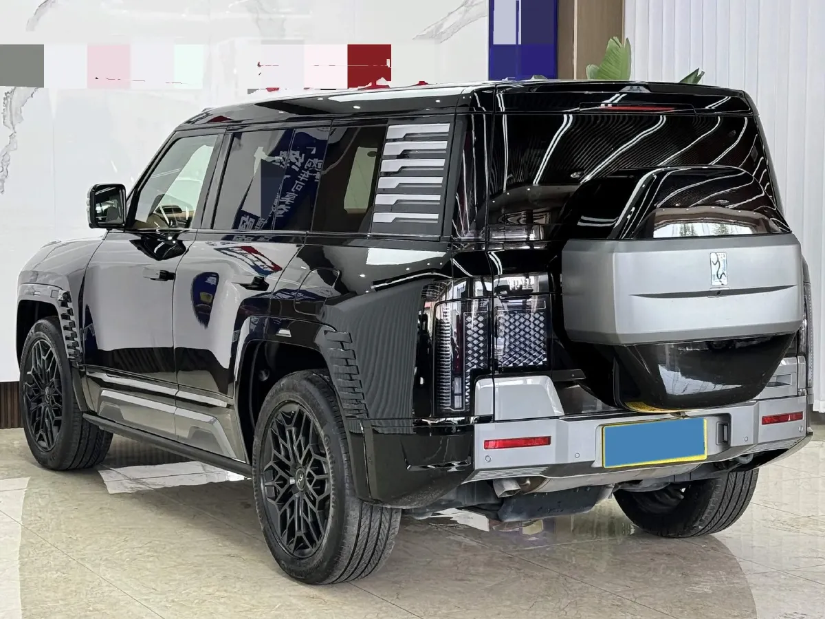 2023 YangWang U8 2.0T 272HP L4 REEV 49.05KWH,autocango,china used car exporter,china ev exporter,chinese used car exporter,chinese used ev exporter