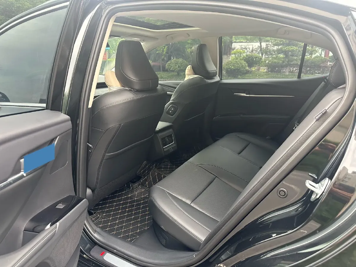 2024 Toyota Camry 2.0L 152HP L4 E-CVT Hybrid,autocango,china used car exporter,china ev exporter,chinese used car exporter,chinese used ev exporter