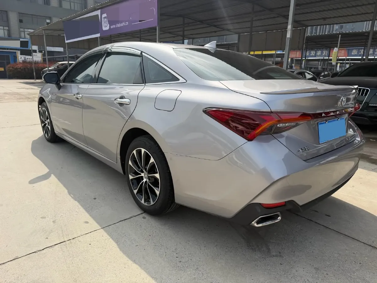 2022 Toyota Avalon 2.5L 209HP L4 8AT,autocango,china used car exporter,china ev exporter,chinese used car exporter,chinese used ev exporter