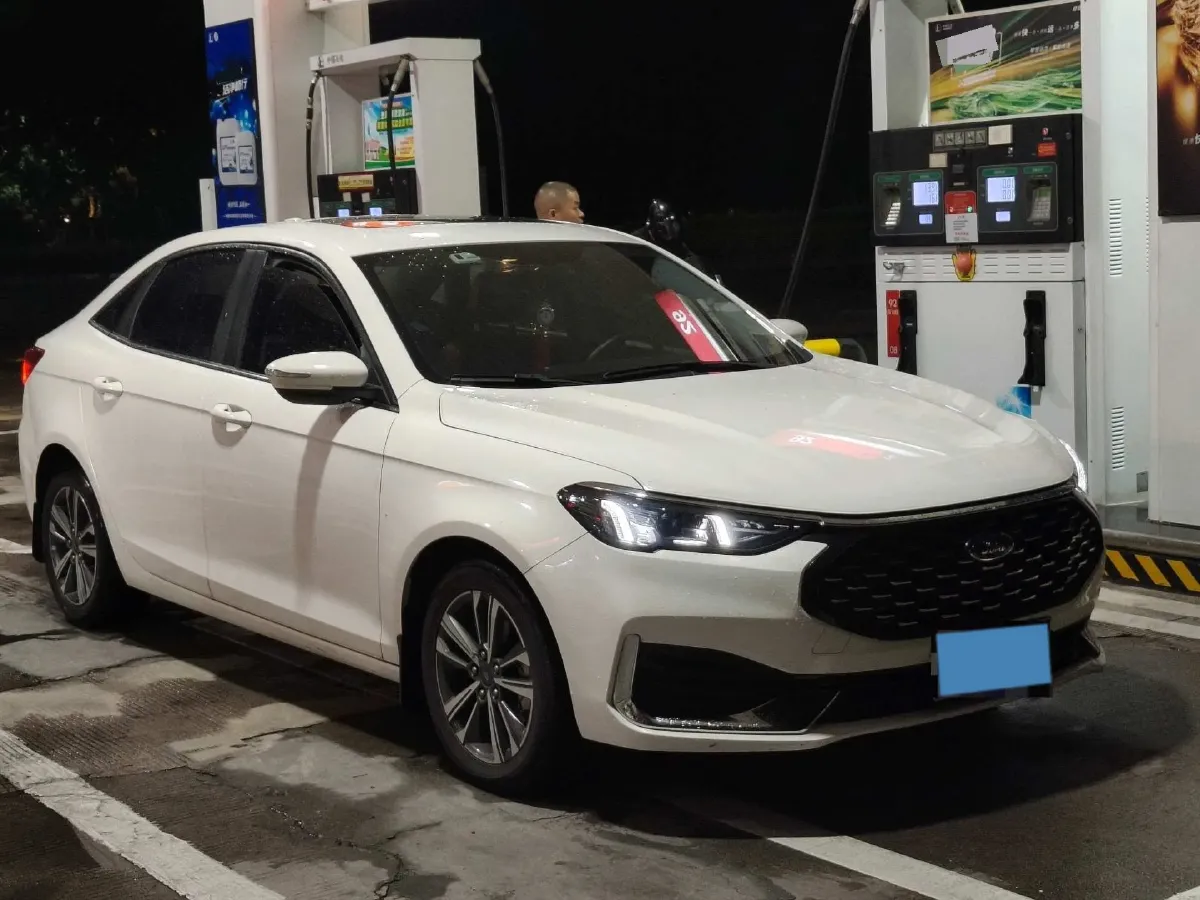 2021 Ford Escort 1.5L 122HP L3 6AT,autocango,china used car exporter,china ev exporter,chinese used car exporter,chinese used ev exporter