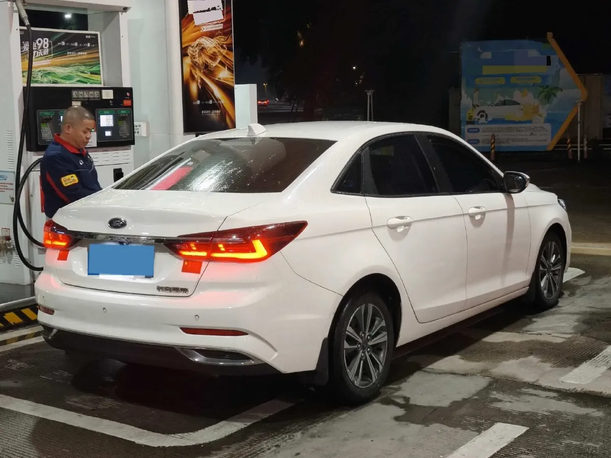 2021 Ford Escort 1.5L 122HP L3 6AT,autocango,china used car exporter,china ev exporter,chinese used car exporter,chinese used ev exporter