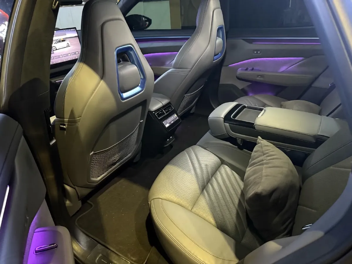 2024 Zeekr 001 BEV 100KWH,autocango,china used car exporter,china ev exporter,chinese used car exporter,chinese used ev exporter