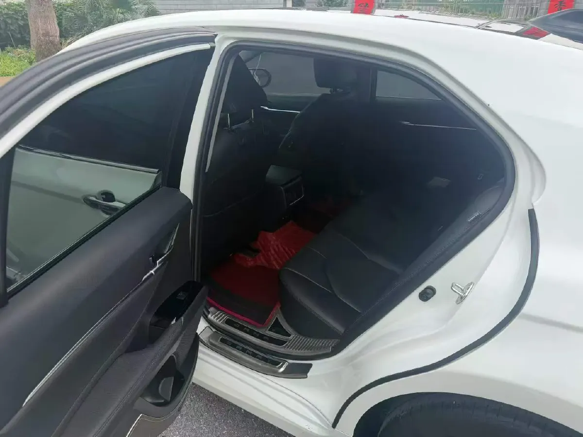 2021 Toyota Camry 2.5L 209HP L4 8AT,autocango,china used car exporter,china ev exporter,chinese used car exporter,chinese used ev exporter
