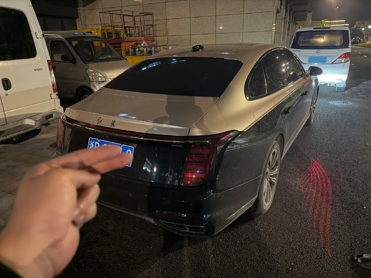 2025 HongQi H9 2.0T 252HP L4 8AT,autocango,china used car exporter,china ev exporter,chinese used car exporter,chinese used ev exporter