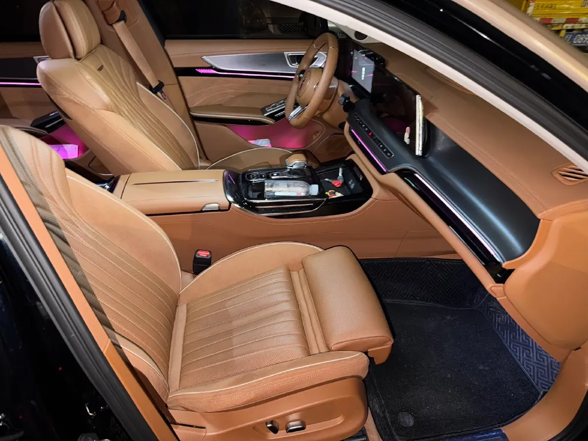 2025 HongQi H9 2.0T 252HP L4 8AT,autocango,china used car exporter,china ev exporter,chinese used car exporter,chinese used ev exporter
