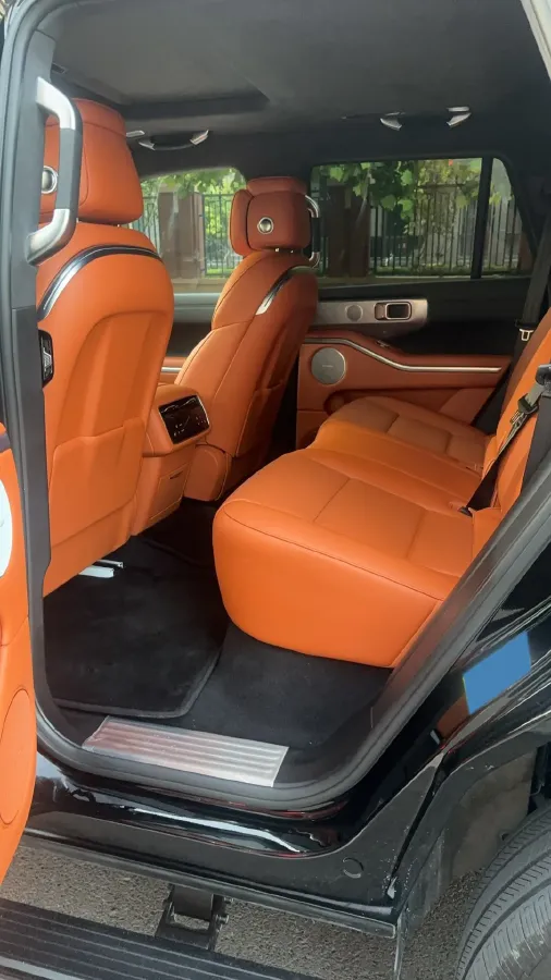 2024 Tank 700 3.0T 360HP V6 9AT PHEV 37.1KWH,autocango,china used car exporter,china ev exporter,chinese used car exporter,chinese used ev exporter