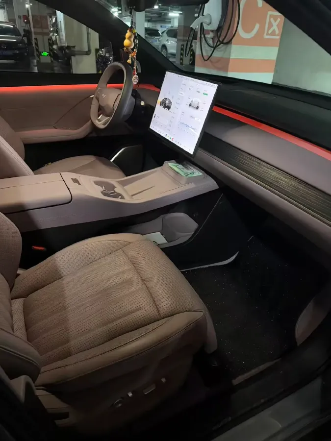 2024 IM L6 BEV 75KWH,autocango,china used car exporter,china ev exporter,chinese used car exporter,chinese used ev exporter