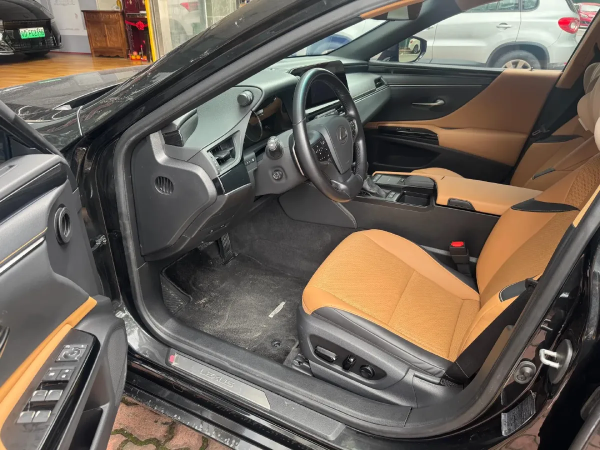 2021 Lexus ES 2.0L 173HP L4 CVT,autocango,china used car exporter,china ev exporter,chinese used car exporter,chinese used ev exporter