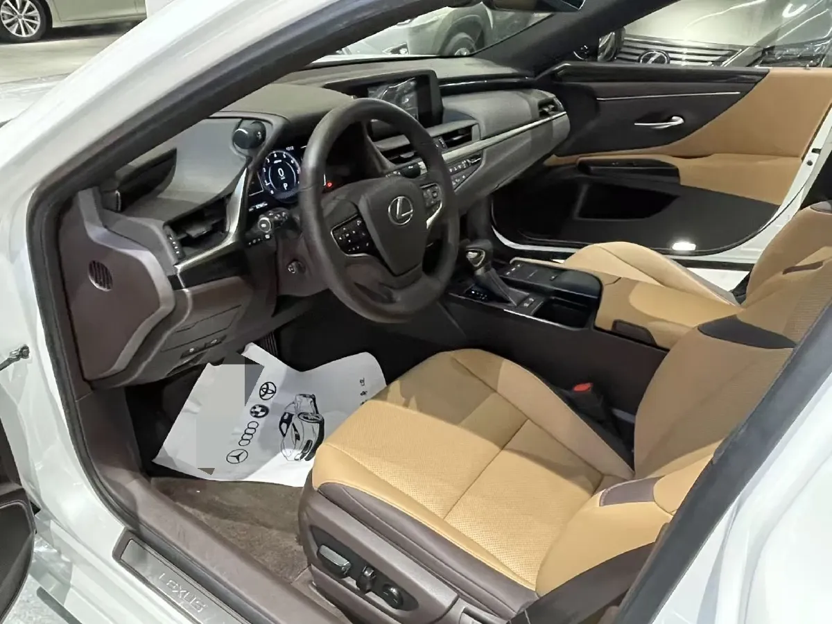 2020 Lexus ES 2.0L 173HP L4 CVT,autocango,china used car exporter,china ev exporter,chinese used car exporter,chinese used ev exporter