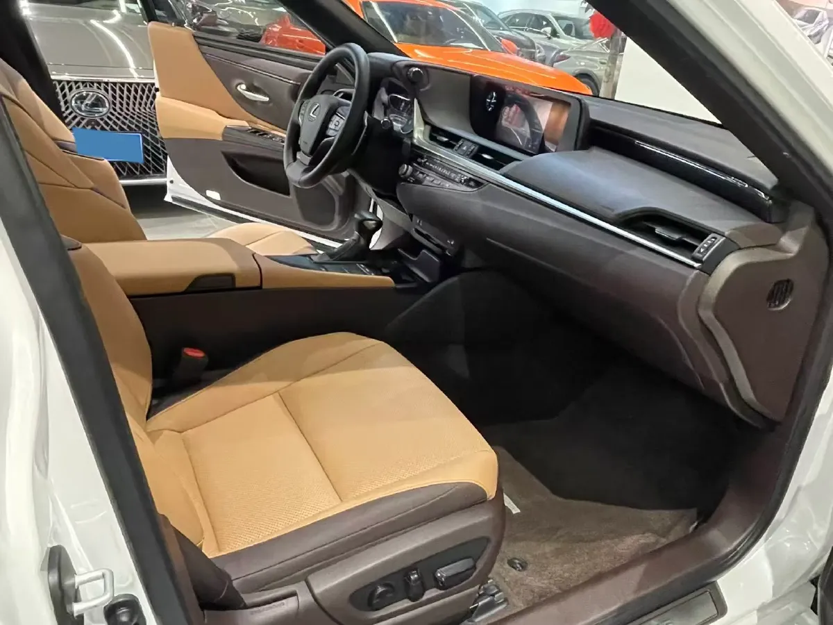 2020 Lexus ES 2.0L 173HP L4 CVT,autocango,china used car exporter,china ev exporter,chinese used car exporter,chinese used ev exporter