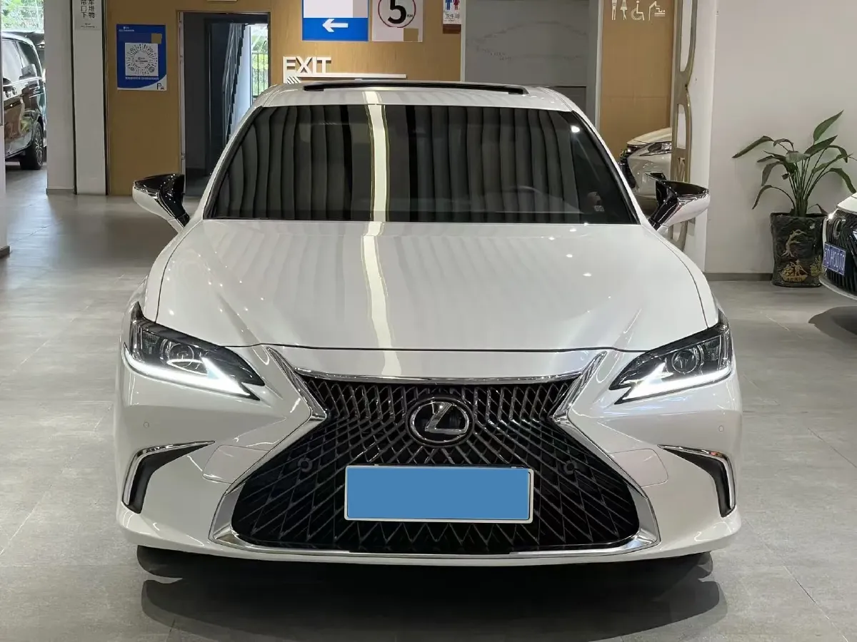 2020 Lexus ES 2.0L 173HP L4 CVT,autocango,china used car exporter,china ev exporter,chinese used car exporter,chinese used ev exporter