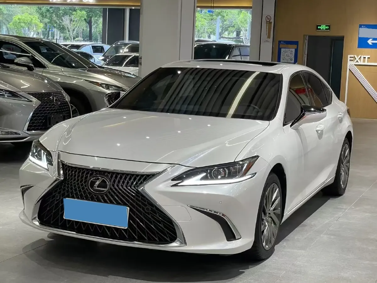 2020 Lexus ES 2.0L 173HP L4 CVT,autocango,china used car exporter,china ev exporter,chinese used car exporter,chinese used ev exporter
