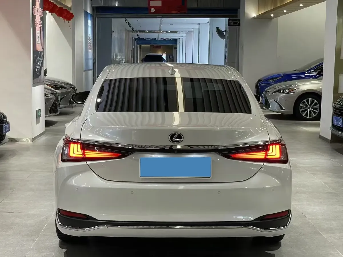 2020 Lexus ES 2.0L 173HP L4 CVT,autocango,china used car exporter,china ev exporter,chinese used car exporter,chinese used ev exporter
