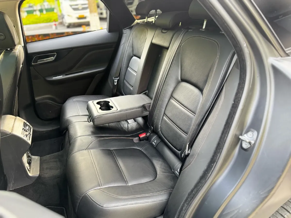 2018 Jaguar F-PACE 2.0T 250HP L4 8AT,autocango,china used car exporter,china ev exporter,chinese used car exporter,chinese used ev exporter