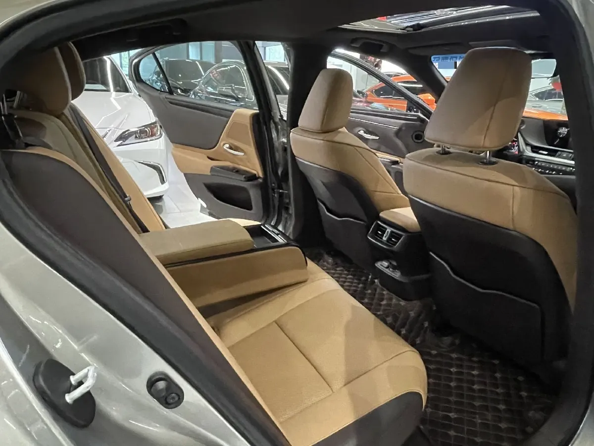 2021 Lexus ES 2.5L 178HP L4 E-CVT Hybrid,autocango,china used car exporter,china ev exporter,chinese used car exporter,chinese used ev exporter