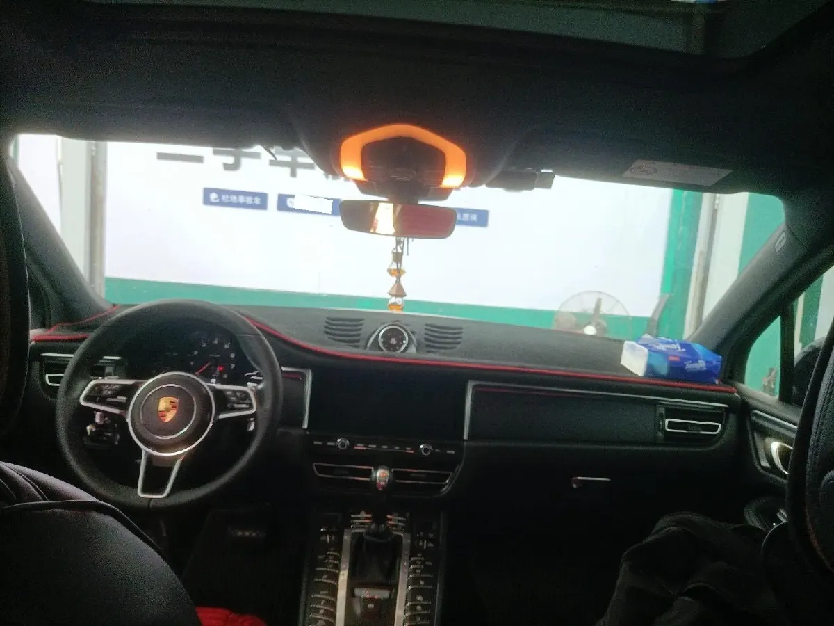 2018 Porsche Macan 2.0T 252HP L4 7DCT,autocango,china used car exporter,china ev exporter,chinese used car exporter,chinese used ev exporter