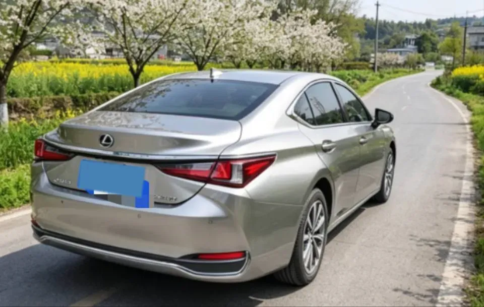 2023 Lexus ES 2.0L 173HP L4 CVT,autocango,china used car exporter,china ev exporter,chinese used car exporter,chinese used ev exporter