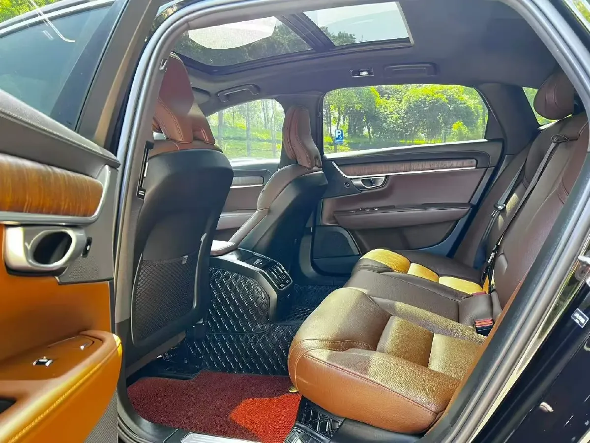 2024 Volvo S90 2.0T 250HP L4 8AT,autocango,china used car exporter,china ev exporter,chinese used car exporter,chinese used ev exporter