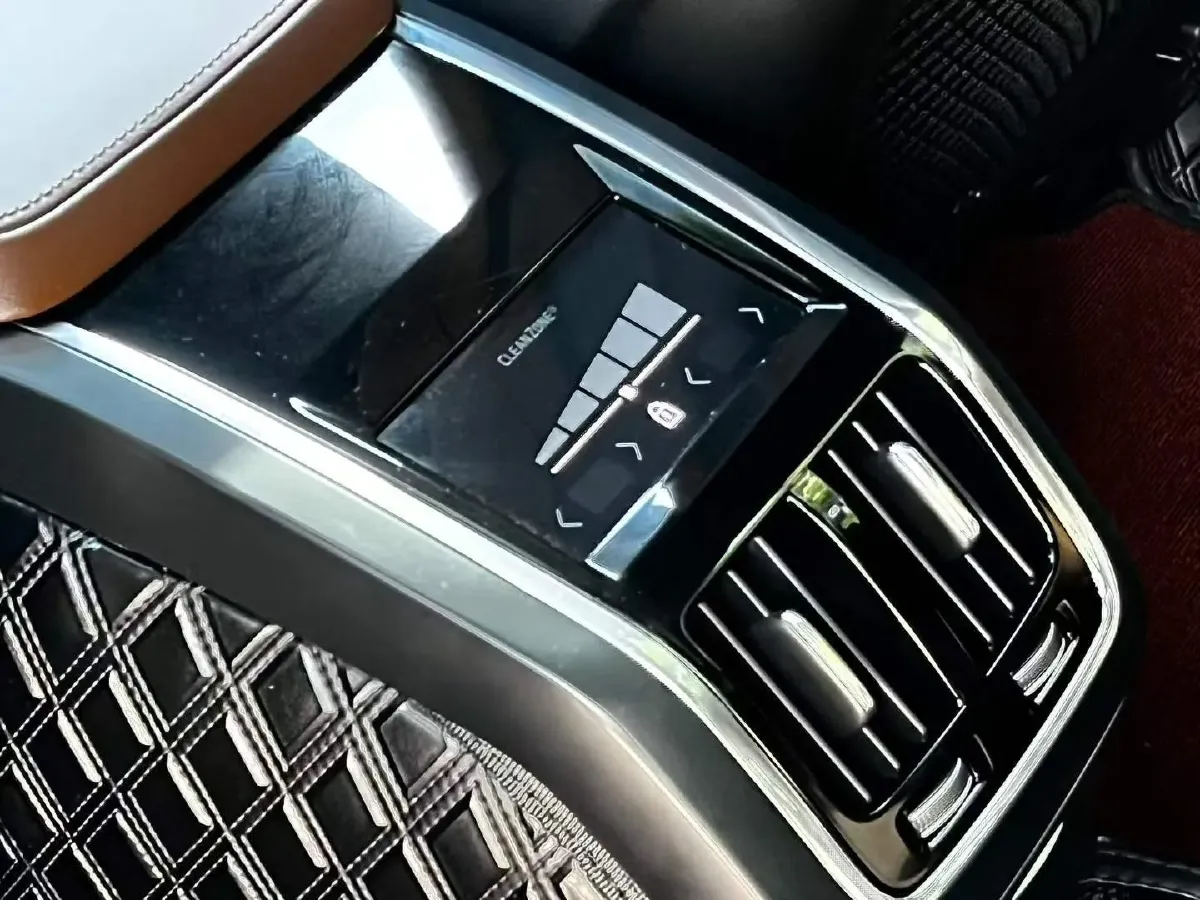 2024 Volvo S90 2.0T 250HP L4 8AT,autocango,china used car exporter,china ev exporter,chinese used car exporter,chinese used ev exporter