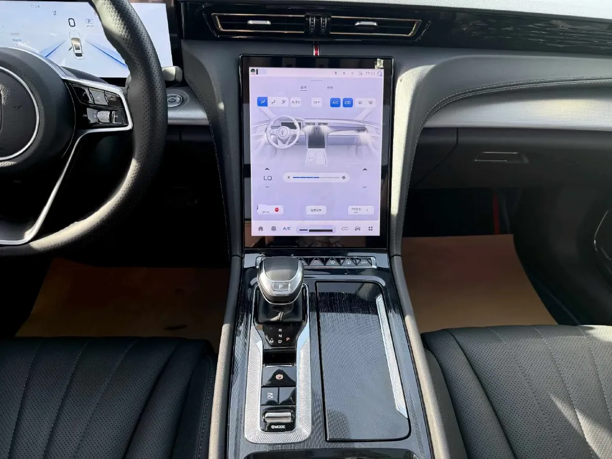 2024 HongQi H5 2.0T 224HP L4 8AT,autocango,china used car exporter,china ev exporter,chinese used car exporter,chinese used ev exporter
