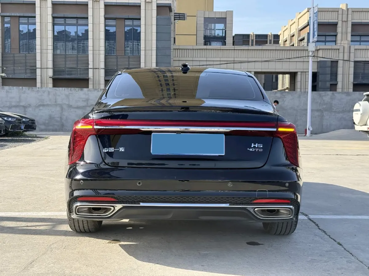 2024 HongQi H5 2.0T 224HP L4 8AT,autocango,china used car exporter,china ev exporter,chinese used car exporter,chinese used ev exporter