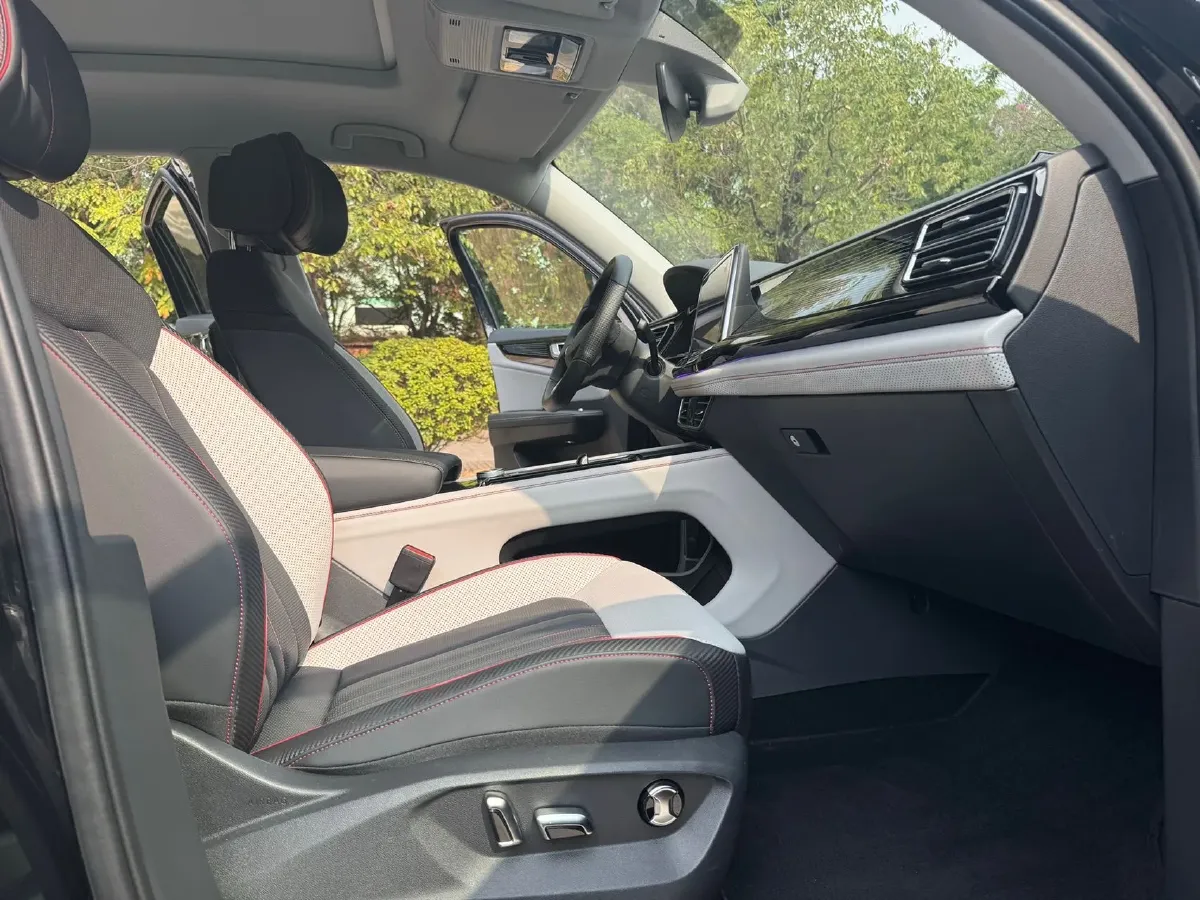 2024 Volkswagen Teramont 2.0T 220HP L4 7DCT,autocango,china used car exporter,china ev exporter,chinese used car exporter,chinese used ev exporter