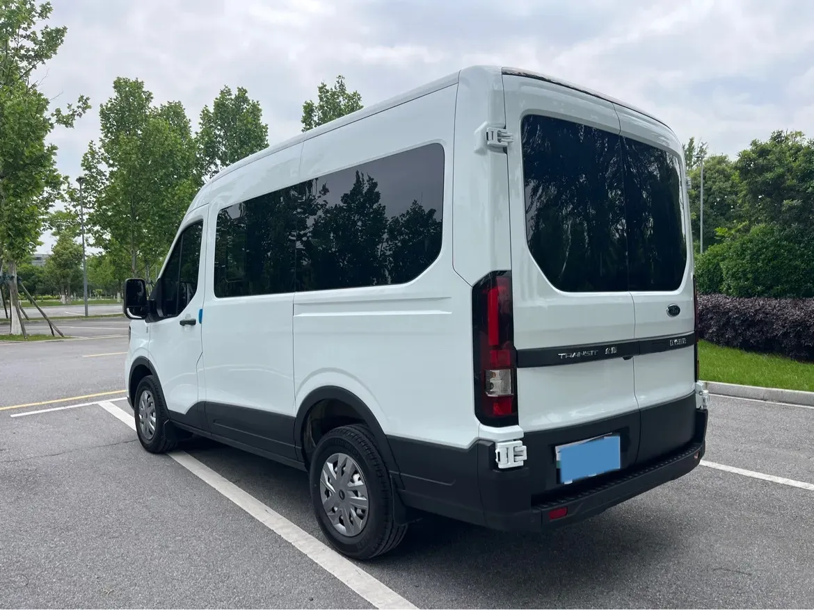 2024 Ford TransitT8 2.0T 154HP L4 6MT,autocango,china used car exporter,china ev exporter,chinese used car exporter,chinese used ev exporter