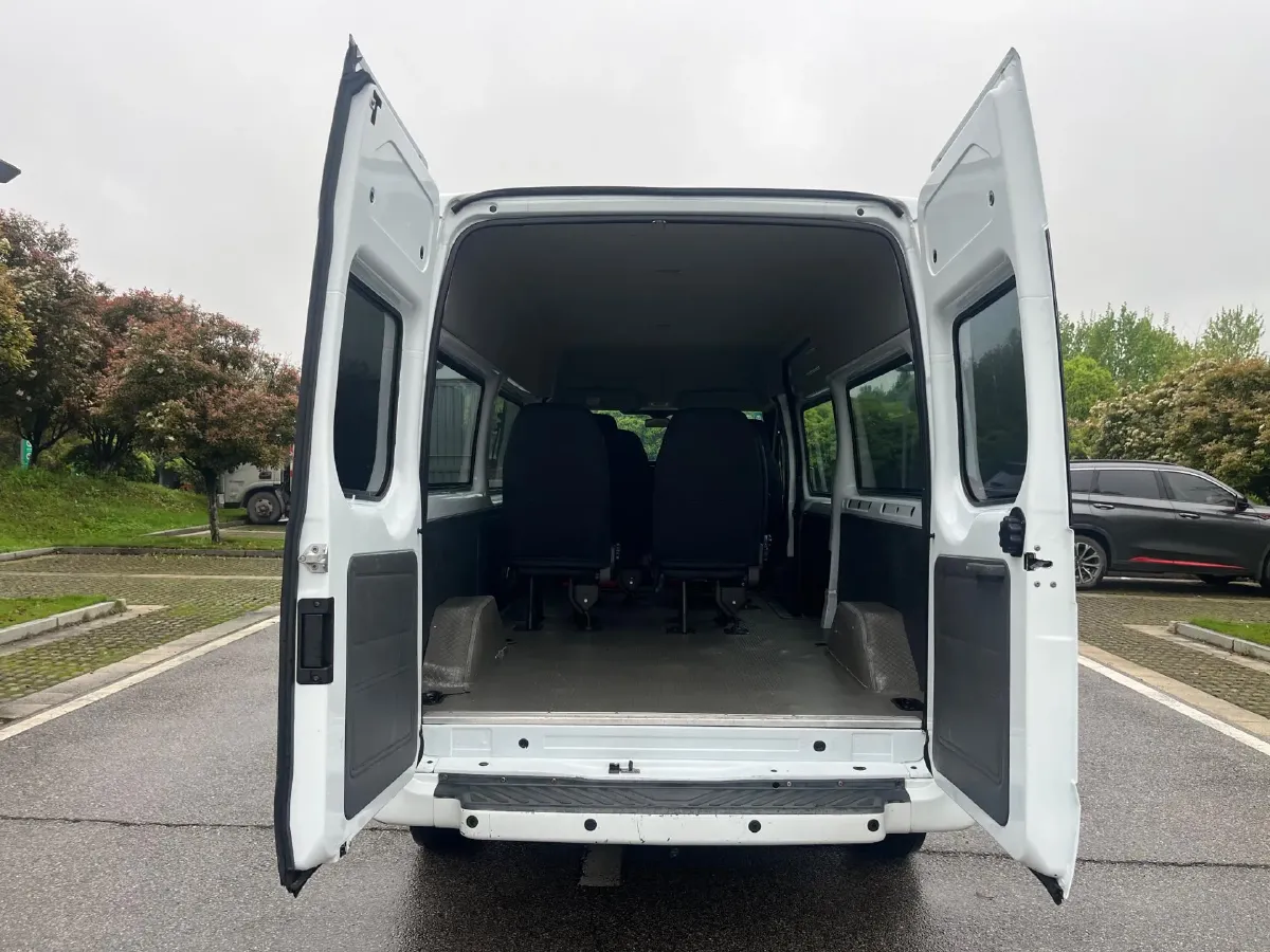 2019 Golden Dragon LingTe 3.0T 150HP L4 6MT,autocango,china used car exporter,china ev exporter,chinese used car exporter,chinese used ev exporter
