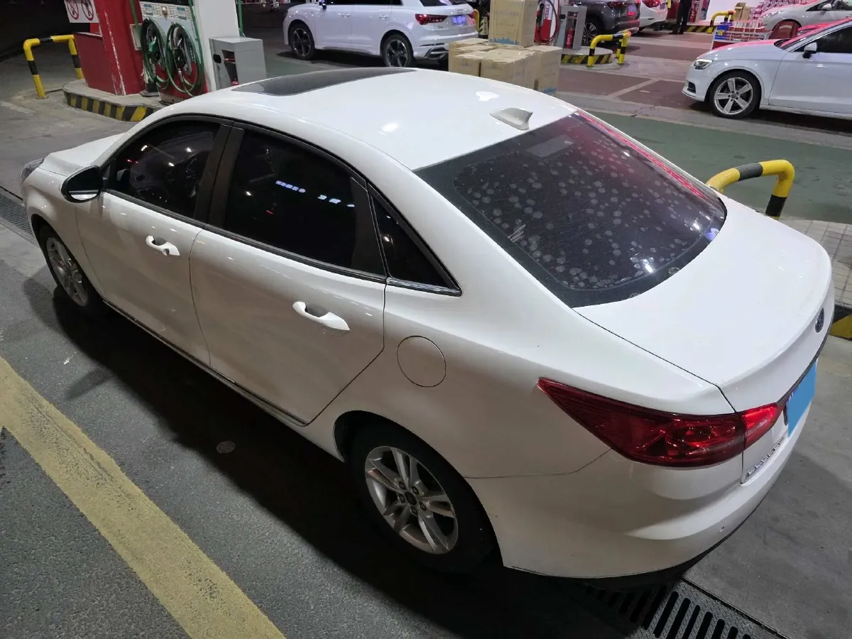 2019 Ford Escort 1.5L 122HP L3 6AT,autocango,china used car exporter,china ev exporter,chinese used car exporter,chinese used ev exporter