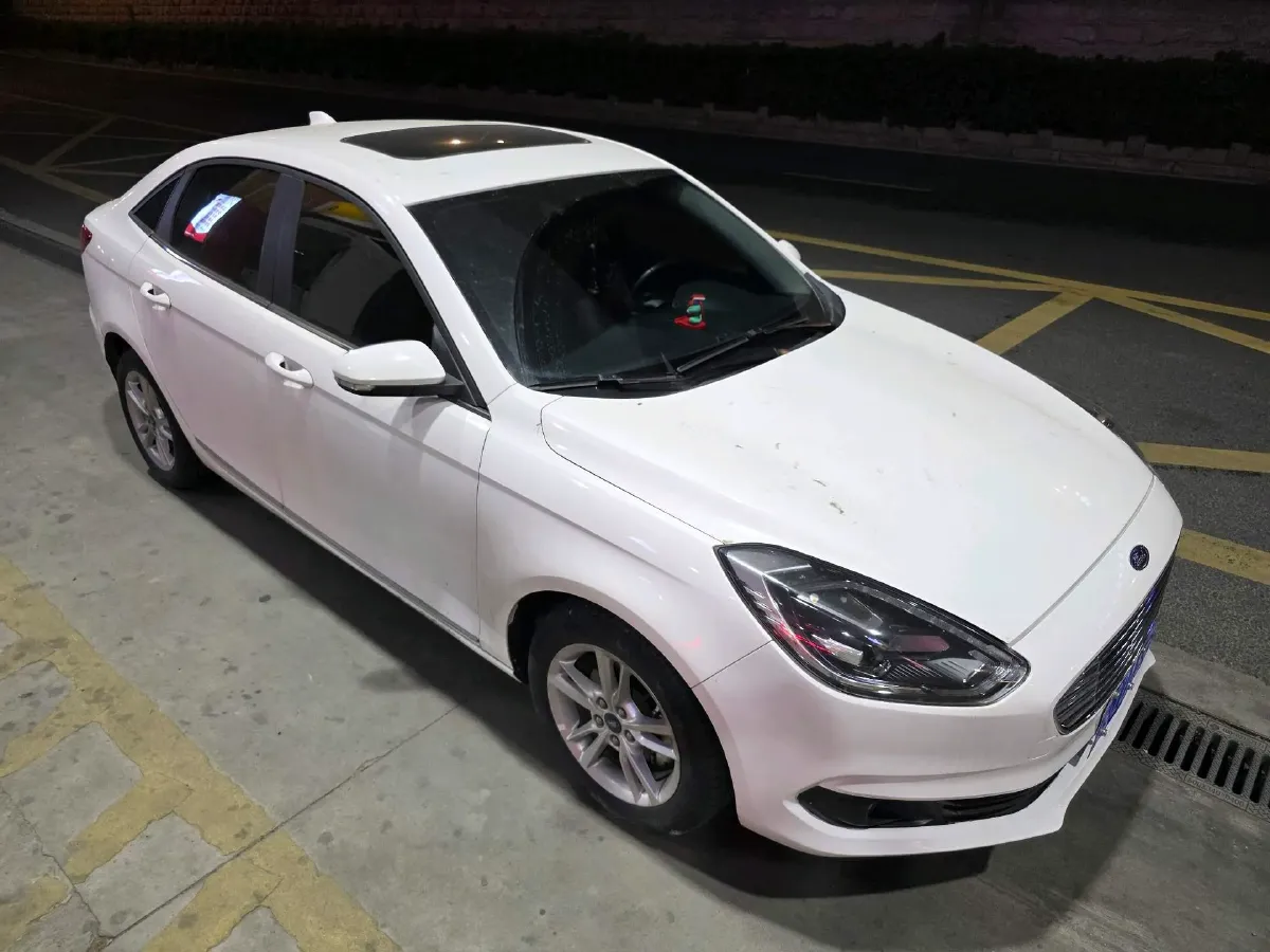 2019 Ford Escort 1.5L 122HP L3 6AT,autocango,china used car exporter,china ev exporter,chinese used car exporter,chinese used ev exporter