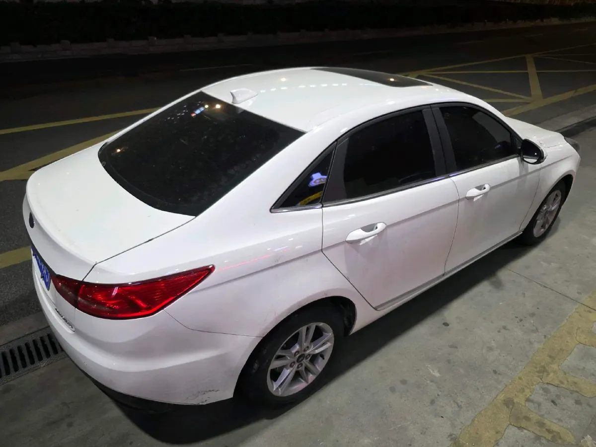 2019 Ford Escort 1.5L 122HP L3 6AT,autocango,china used car exporter,china ev exporter,chinese used car exporter,chinese used ev exporter