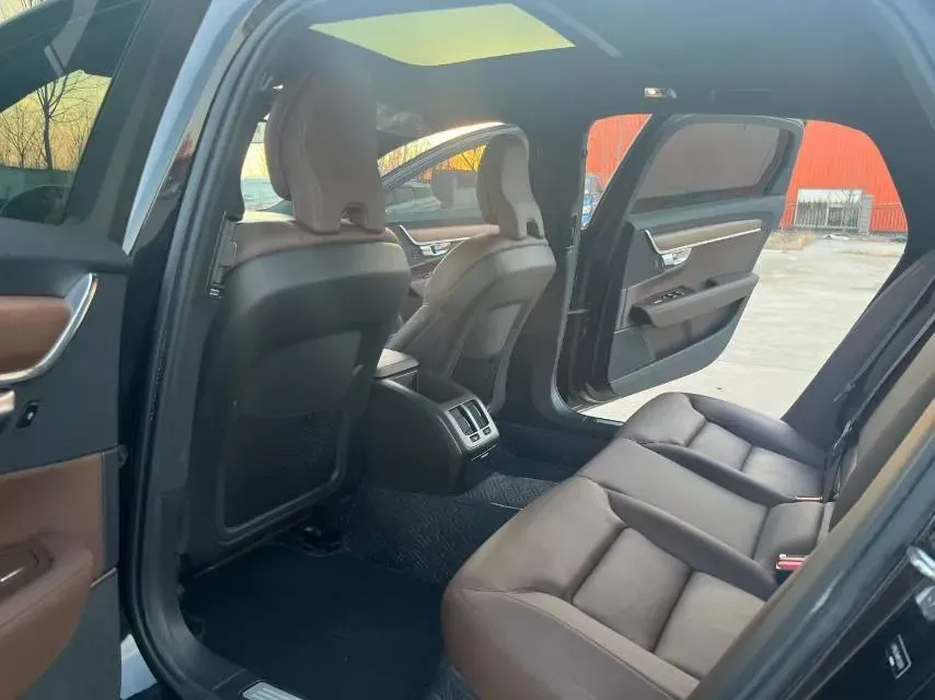 2021 Volvo S90 2.0T 250HP L4 8AT,autocango,china used car exporter,china ev exporter,chinese used car exporter,chinese used ev exporter