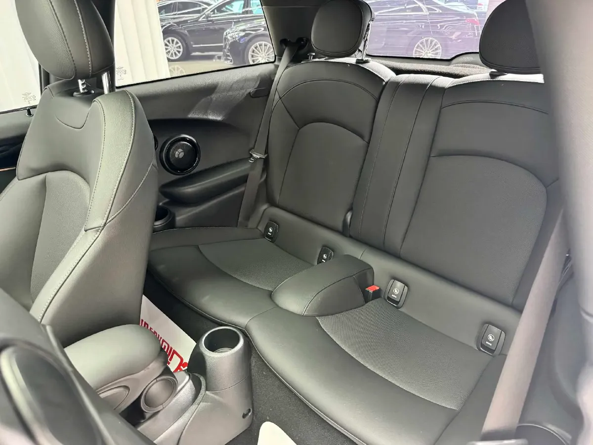 2023 MINI MINI 1.5T 136HP L3 7DCT,autocango,china used car exporter,china ev exporter,chinese used car exporter,chinese used ev exporter